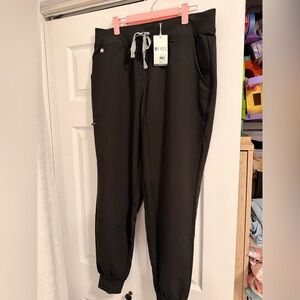 FIGS NWT Zamora Jogger scrubs L